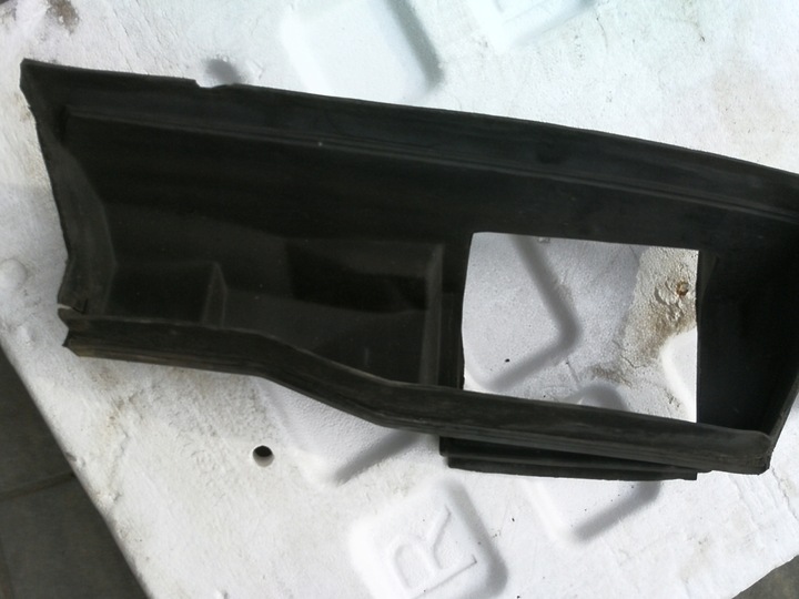 фото №8, Корпус захист радіатор масла mercedes c124 w124 124 3,0-24v 300ce-24v