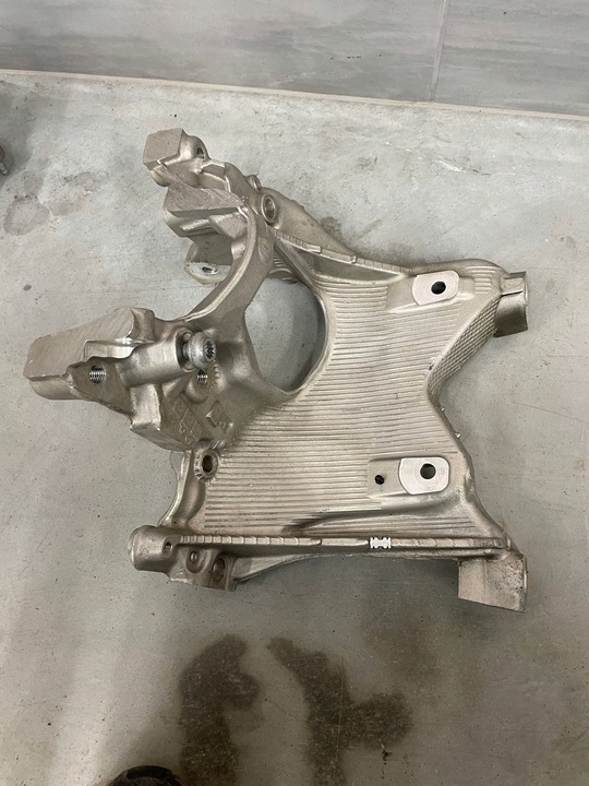 фото №5, Лапи підтримка двигуна оригінал ідеальна 23r 8w0399295e / 8w0399296e