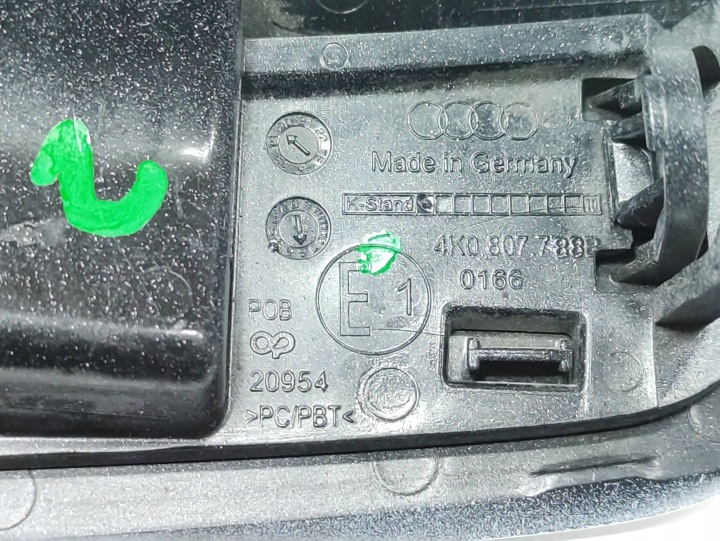 фото №9, Audi a6 c8 заглушка склоомивача лампи праве перед 4k0807788b