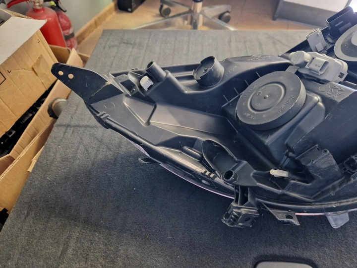 фото №14, Лампа левый перед передняя ксенон фара renault scenic iii 260603590r