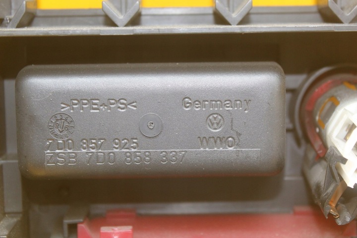 фото №5, Рамка корпус консоль vw transporter t4 fl 7d1819045l 7d0857925 7d0858337