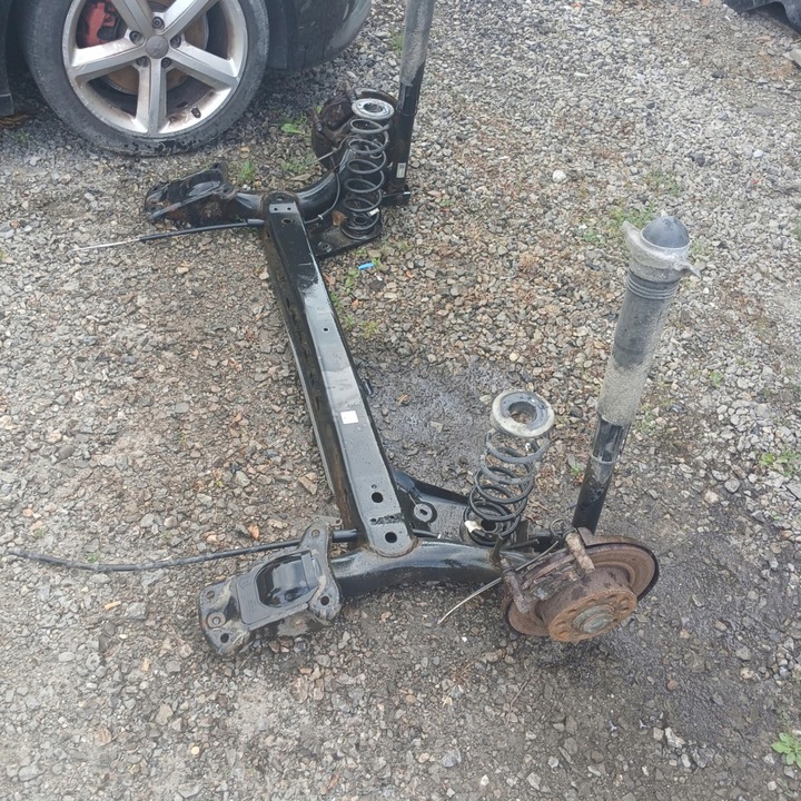 фото №1, Балка зад комплект skoda octavia iii golf vii 5q0501115