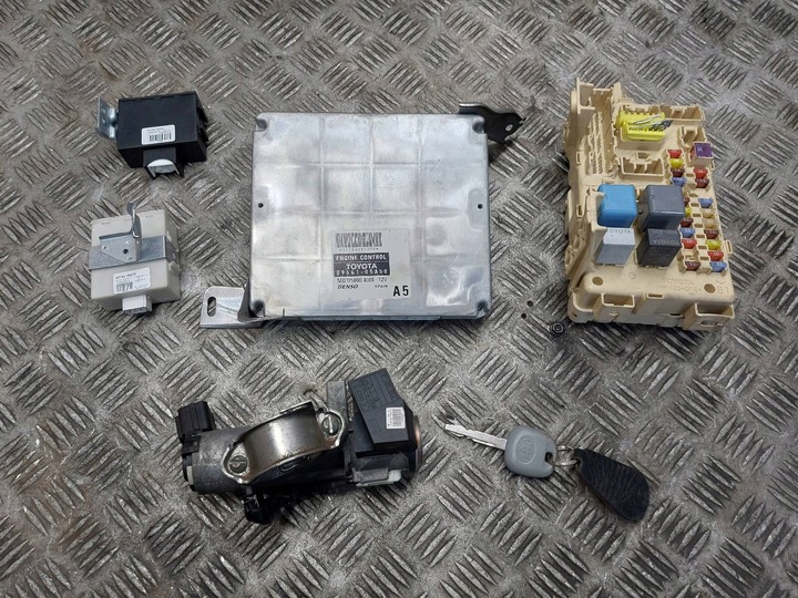 фото №1, Набір стартовий toyota avensis t25 2.0 d4d 89661-05a50 89741-05070