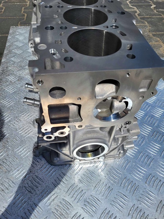 фото №7, Новий оригінальний блок bmw n57d30c 11112295067 f15