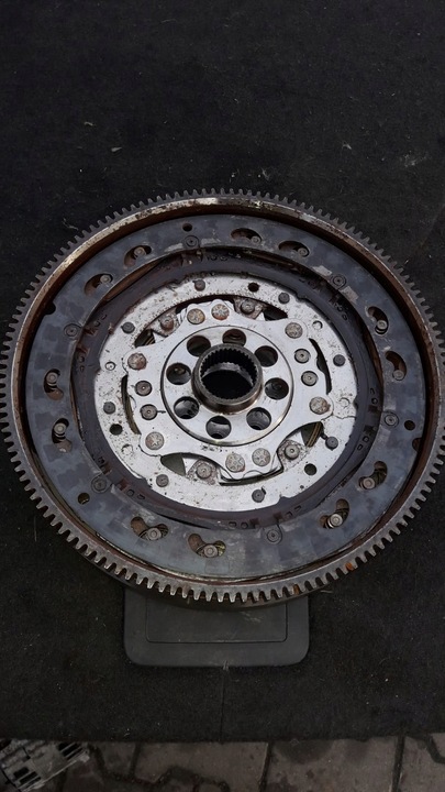 фото №1, Колесо двомасовий vw t6 cxe 4x4 03n105266h 20 тис. км