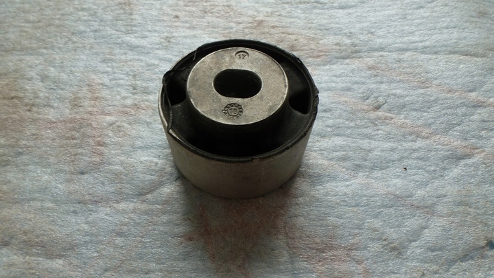 фото №2, Jaguar xf xe f-pace втулка задней рамы c2p17594