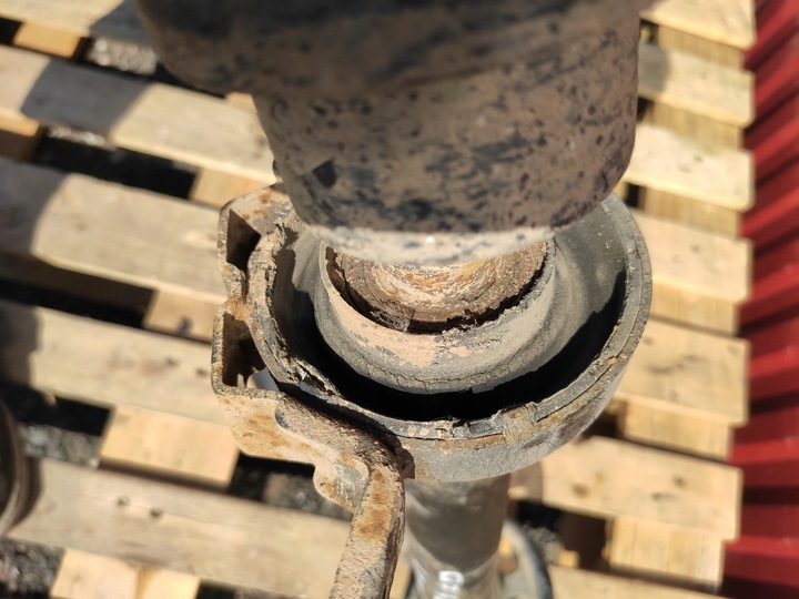 фото №8, Audi q7 4l 4.2tdi wał приводной поддержка кардан исправный оригинал 7l8521102h