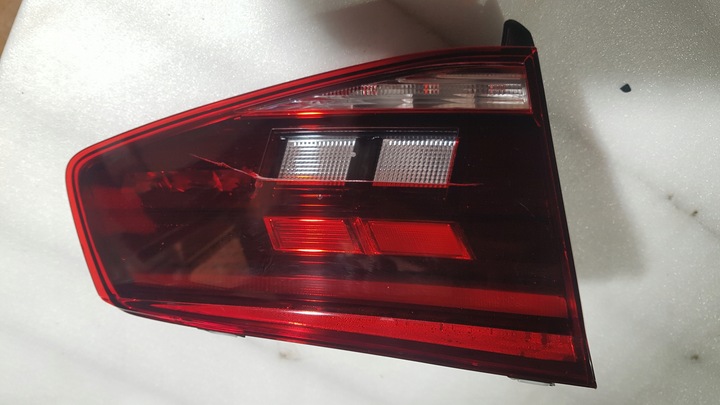фото №1, Лампа led левый зад vw passat b8 универсал 3g9945093k
