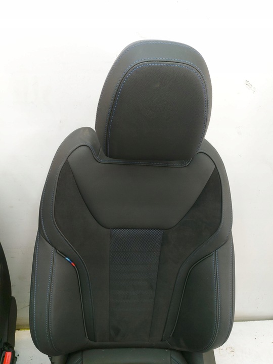 фото №7, Bmw i4 g26 4 гран купе, 2023 сиденья диван кожаные алькантара перед зад