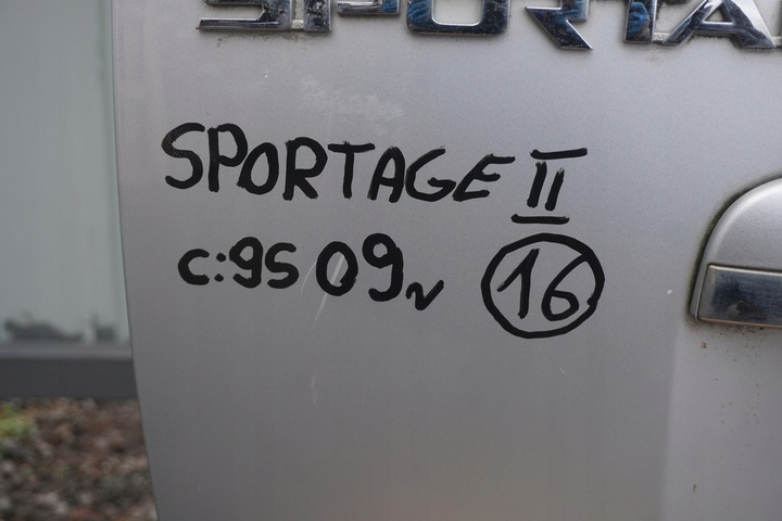 фото №2, Kia sportage ii крышка багажника 9s серебряная петли стёкла 2009год