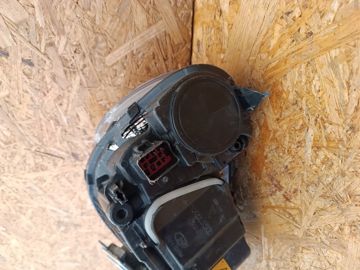 фото №16, Лампа левый перед eu volvo v40 ii xc40 31420007 ксенон 2012-