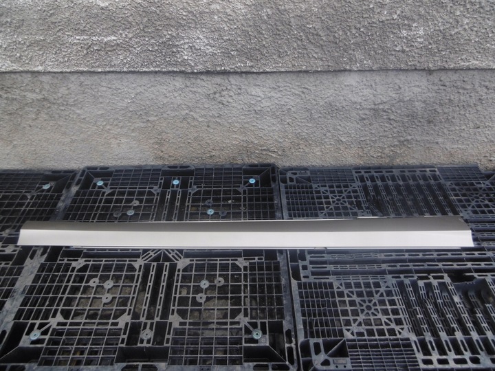 фото №11, Накладка планка порога права 798 mercedes w204