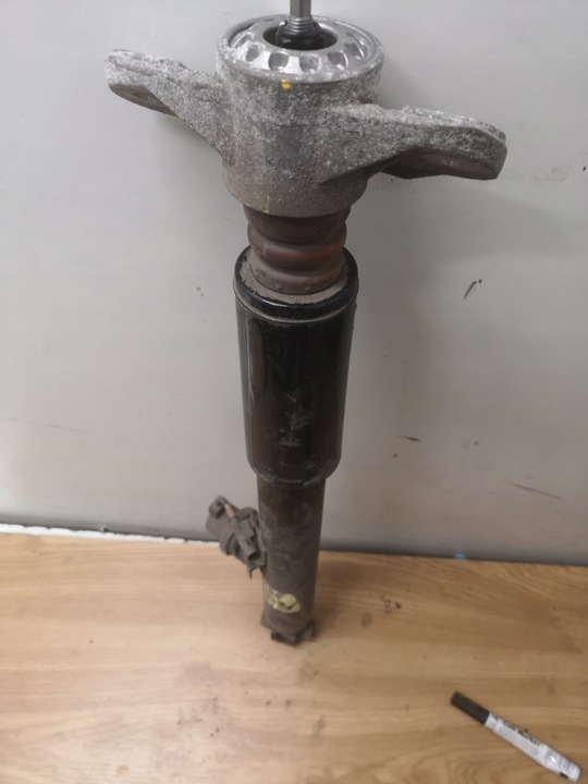 фото №1, Stinger амортизатор правый зад 55301-j5560