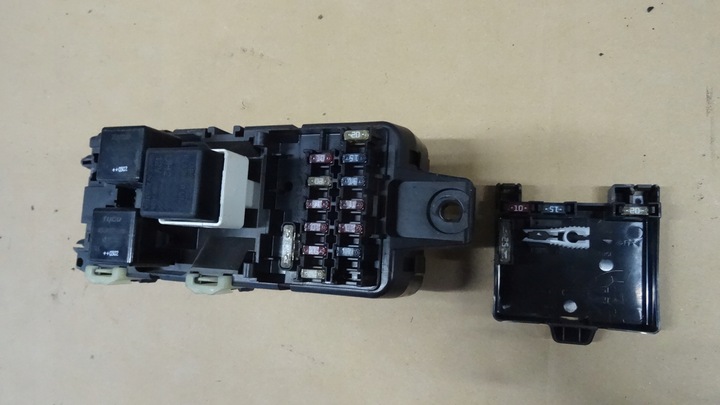 фото №3, Space star рестайлинг 1.6 16v коробка предохранителей mb953355