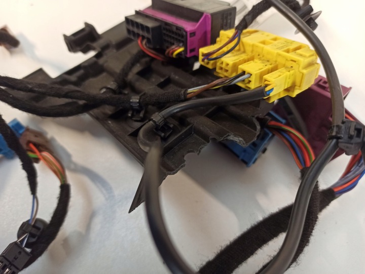 фото №6, Жгуты сидений перед mercedes w247 a1775409303