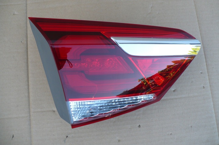 фото №1, Hyundai i40 рестайлинг универсал led - лампа зад левая крышка багажника