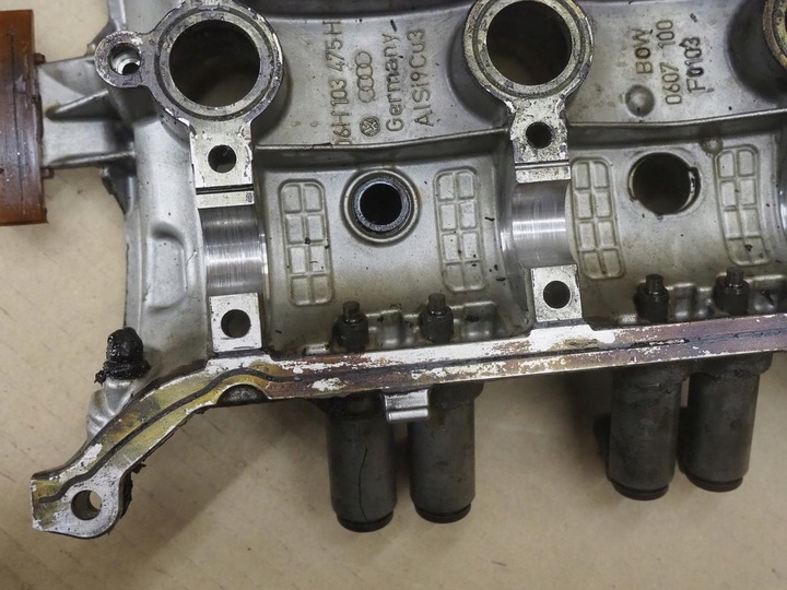 фото №15, Audi a4 b8 a5 a6 c6 2.0 tfsi крышка клапанов головки 06h103475h