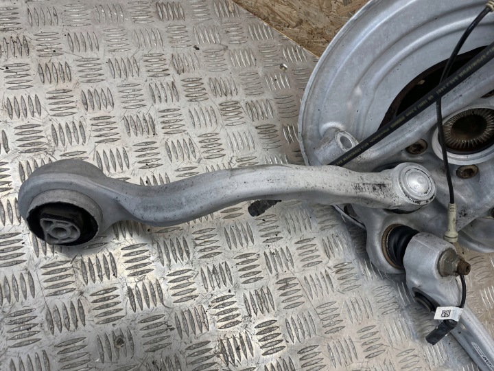 фото №12, Bmw (oem) 6884386 5' g30 g31 поворотна опора праве перед ричаг