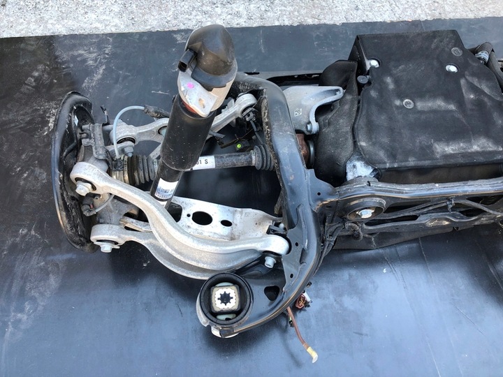 фото №8, Подвешивание зад двигатель audi e-tron 55 4ke 408 km