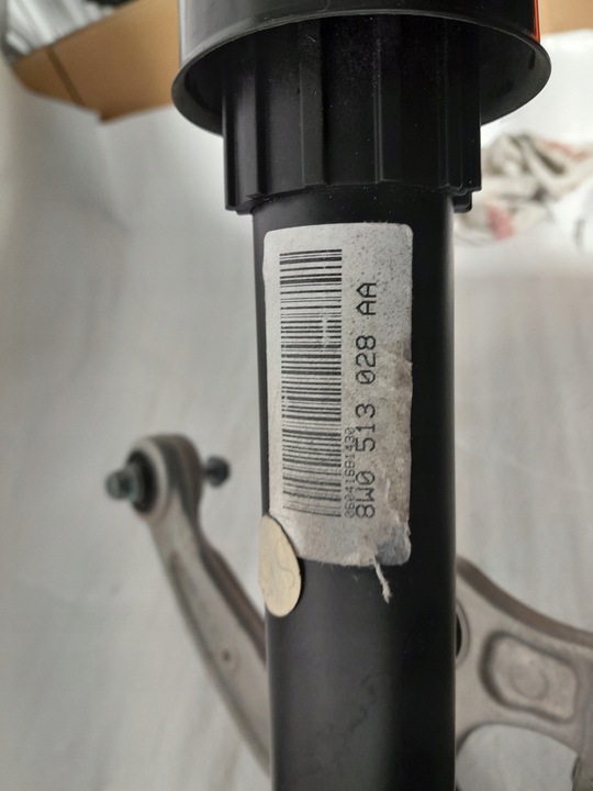 фото №10, Audi a4 b9 поворотный кулак амортизатор ступица суппорт диск рычаги правые зад