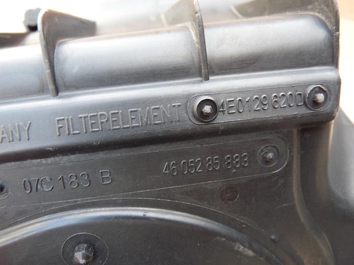 фото №10, Audi a8 d3 6.0 w12 корпус фильтра воздуха 07c133836g