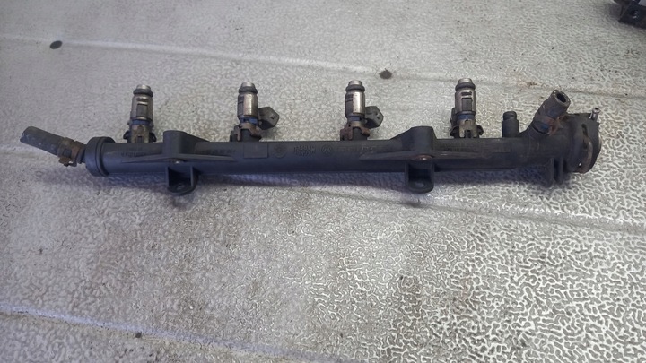 фото №1, Планка вприскувальний skoda octavia i 95r hb 1.6b 032133319b