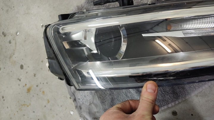 фото №13, Audi q3 лампа права 8u0941030h європа