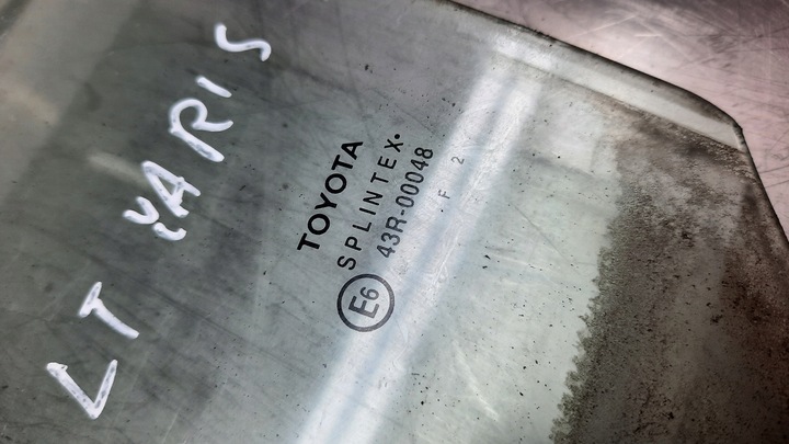 фото №3, Скло двері лівий зад toyota yaris i 02r 5 двері