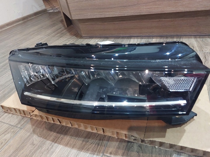 фото №1, Skoda octavia 4 правая передняя лампа полный led 5e4941016