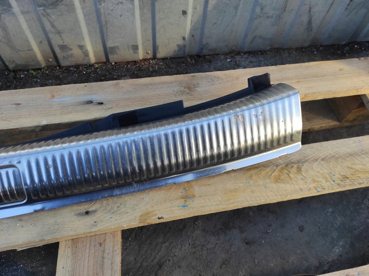 фото №12, Накладка ремня зад audi a4 b9 универсал 8w9864513