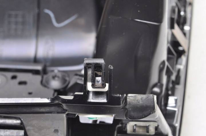 фото №12, Ford focus mk3 рестайлінг рамка радіо панель f1et-18k811-hc