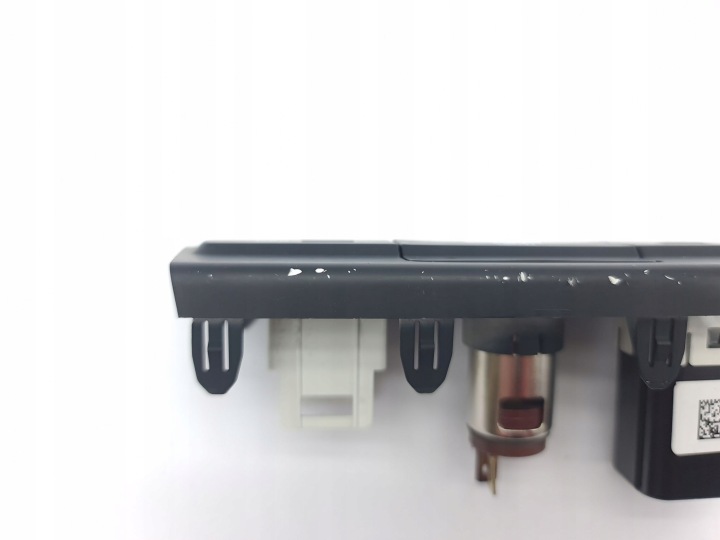 фото №5, Hyundai i20 bc3 bi3 2023 гнездо / соединитель usb