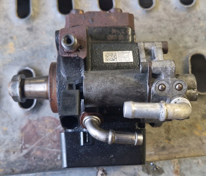 фото №1, Насос впрыскивающий 1.6 tdi cr cay 03l130755ah