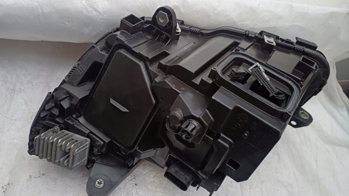 фото №15, Mercedes c w205 a205 9063803 фара правая перед производительность полный led оригинал eu