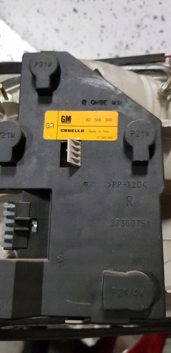 фото №11, Opel vectra b лампа праві + лівий зад задня 90568049 90568047