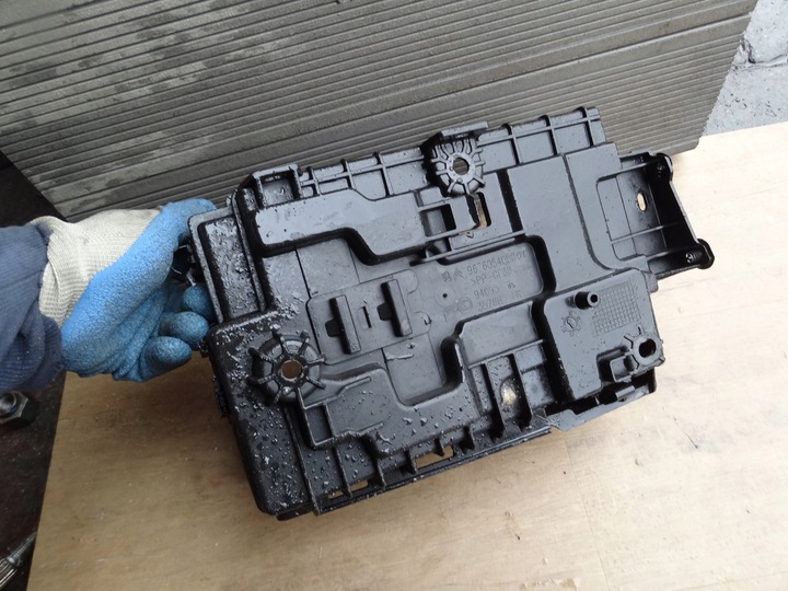 фото №2, Citroen c-elysee 2015 1,6 основание акумулятора org