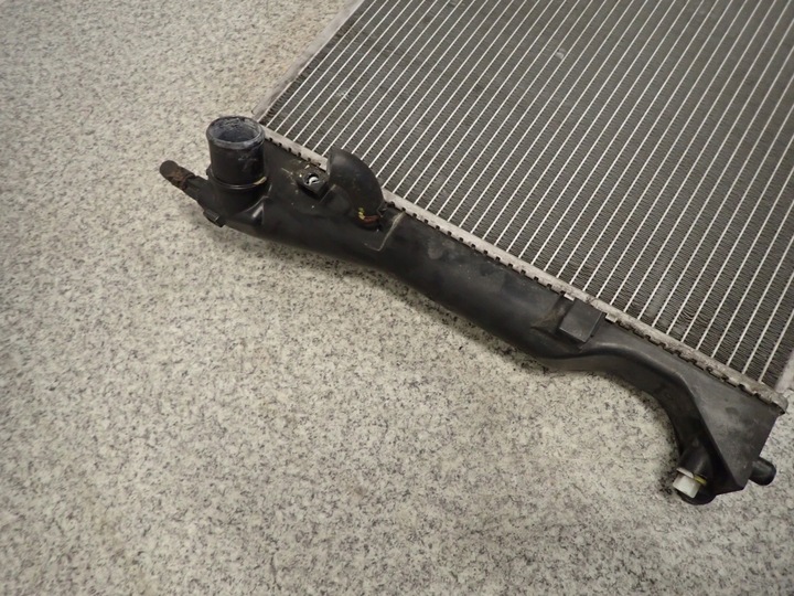 фото №10, Toyota avensis t25 06- радиаторов воды 2.0 d4d