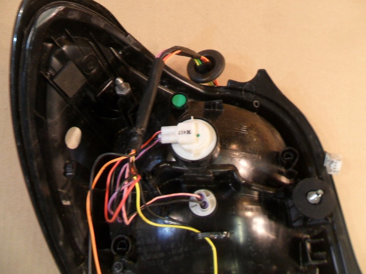 фото №12, Лампа зад права citroen c1 ii 2 14- 81331002