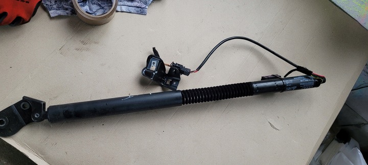 фото №1, S7 4g a7 амортизатор кришки багажника лівий зад 4g8827851f