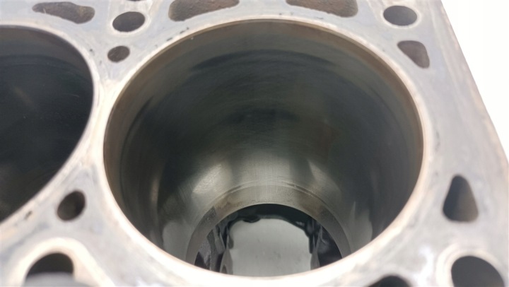 фото №8, Блок  двигуна audi a3 8p tt a4 b7 a6 c6 2.0 tfsi bwa bwe bgb axx 06f103021d