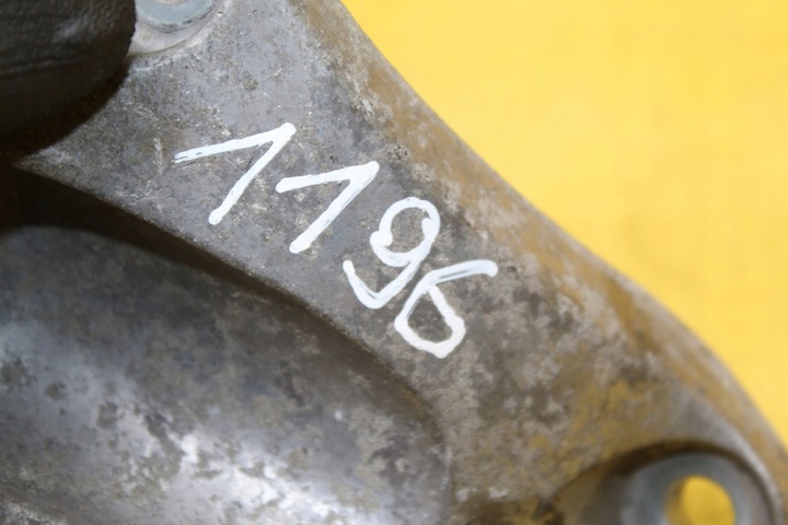 фото №6, Поддержка коробки a8 d3 4.2b 4e0399114q bfm