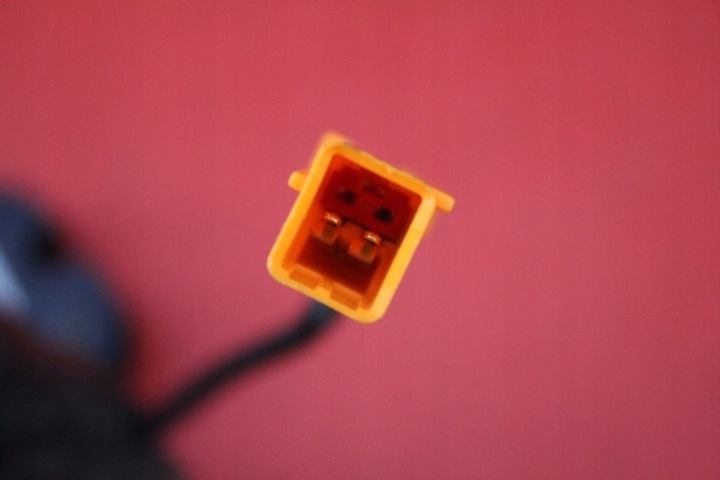 фото №11, Натягувач застібка ременя праві перед 3m51-r61208-ad ford focus c-max mk1 03-07