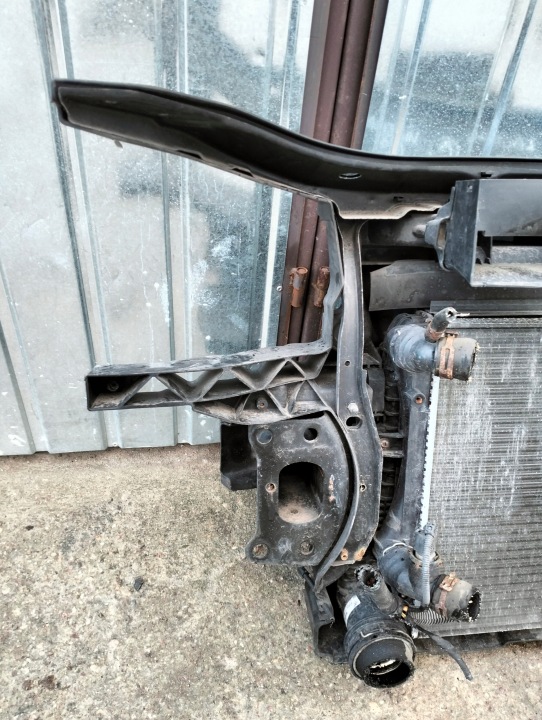 фото №13, Передняя панель vw touran i mk1 рестайлинг годы 2006-2010 1.9tdi 105km bxe механическая коробка передач