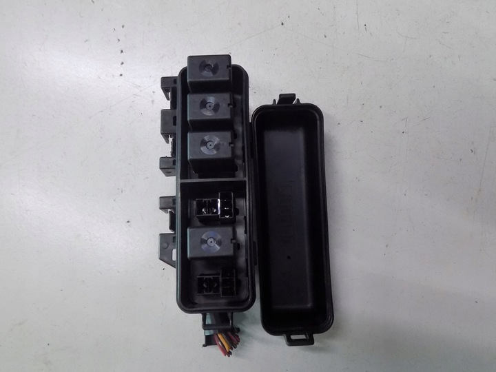 фото №2, Mazda cx-7 06-12 2.3 коробка запобіжників