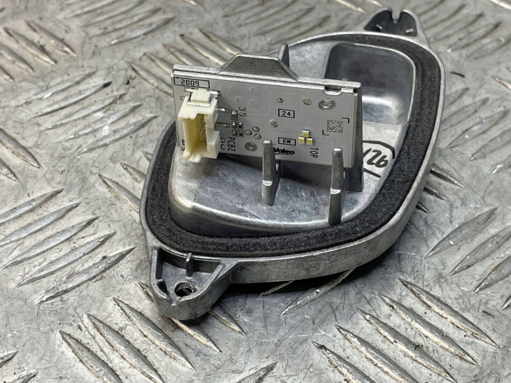 фото №8, Bmw (oem) 90153167 90145280 7933359 1' f40 блок розпалу ксенону оригінал  (модуль керування фарою, інвертор) led комплект