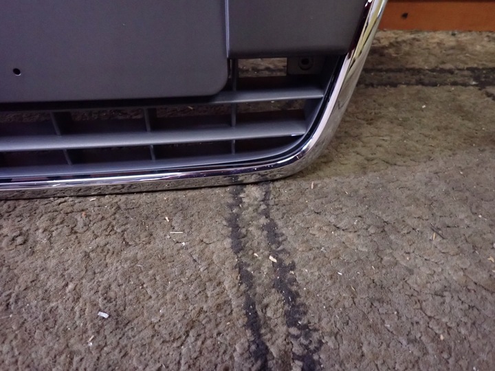 фото №3, Audi a4 b7 решітка середня решітка радіатора хром