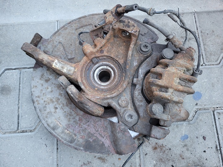 фото №3, Поворотный кулак левый перед citroen c5 iii x7 1.6 thp