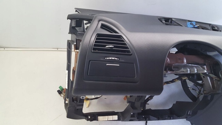 фото №10, Панель консоль ремни citroen c4 1,6 vti