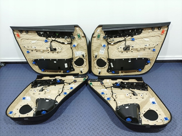 фото №16, Volvo xc60 ii сидіння диван комплект шкіра обшивки двері r-design