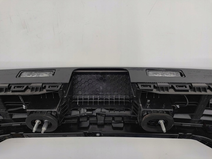 фото №13, Накладка лампа зад 4m8945095m audi q8 4m8